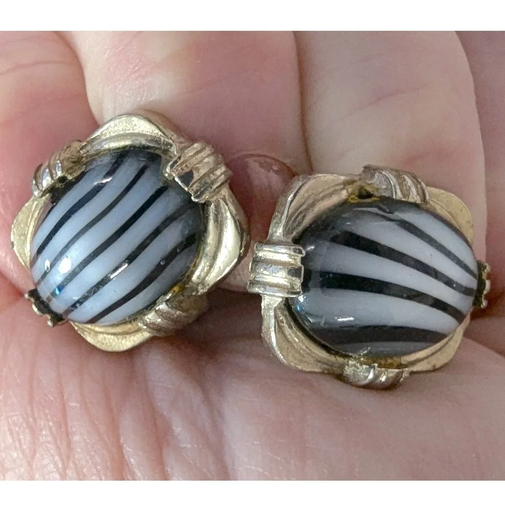 Vintage Cufflinks Mens Black White Zebra Oval Cabochon Gold Tone Glass Striped
